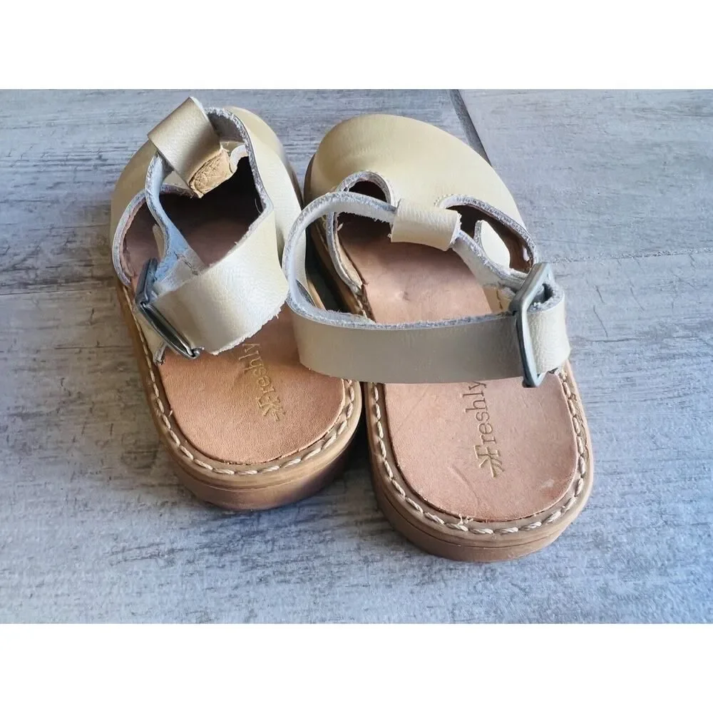 Freshly Picked Toddler Little Girl Platinum Newport Clog Champagne Gold Size 7